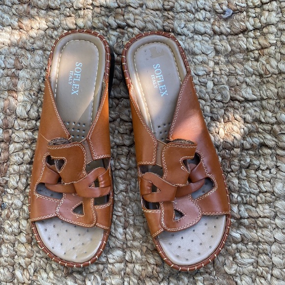 218-You Are Lovely ❤️ Soflex Wedge Leather Slip Sandals - Picture 2 of 5